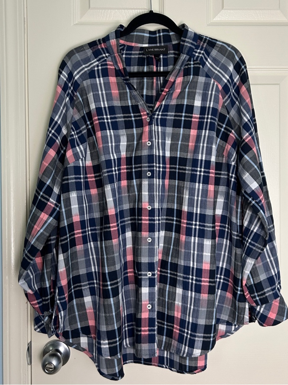 Lane Bryant Tunic Flannel, White, Navy, Pink, Gray Plaid Button-Down Sz 14/16